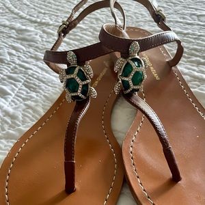 Antonio Melani - fancy turtle sandals